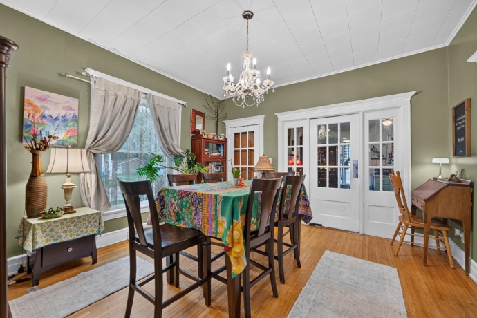404 Main, BELVIDERE, Illinois 61008, 4 Bedrooms Bedrooms, ,2 BathroomsBathrooms,House,For Sale,Main,202603869