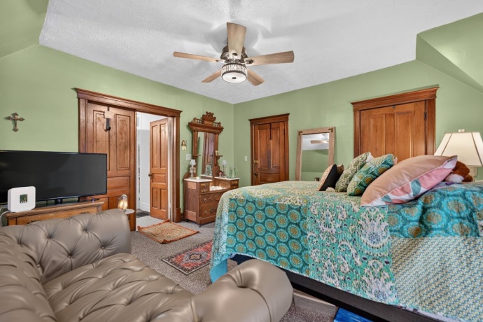404 Main, BELVIDERE, Illinois 61008, 4 Bedrooms Bedrooms, ,2 BathroomsBathrooms,House,For Sale,Main,202603869