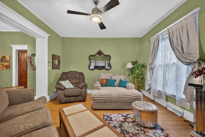 404 Main, BELVIDERE, Illinois 61008, 4 Bedrooms Bedrooms, ,2 BathroomsBathrooms,House,For Sale,Main,202603869