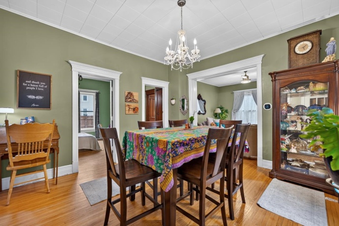404 Main, BELVIDERE, Illinois 61008, 4 Bedrooms Bedrooms, ,2 BathroomsBathrooms,House,For Sale,Main,202603869