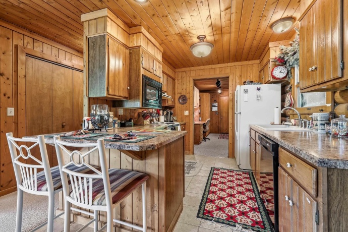 19 Valley, GALENA, Illinois 61036, 2 Bedrooms Bedrooms, ,2 BathroomsBathrooms,House,For Sale,Valley,202603870