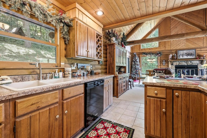 19 Valley, GALENA, Illinois 61036, 2 Bedrooms Bedrooms, ,2 BathroomsBathrooms,House,For Sale,Valley,202603870