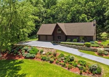 19 Valley, GALENA, Illinois 61036, 2 Bedrooms Bedrooms, ,2 BathroomsBathrooms,House,For Sale,Valley,202603870