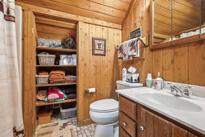 19 Valley, GALENA, Illinois 61036, 2 Bedrooms Bedrooms, ,2 BathroomsBathrooms,House,For Sale,Valley,202603870