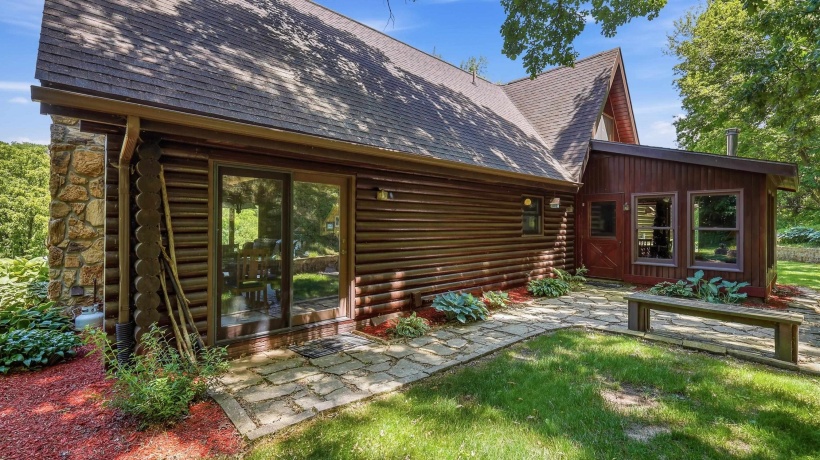 19 Valley, GALENA, Illinois 61036, 2 Bedrooms Bedrooms, ,2 BathroomsBathrooms,House,For Sale,Valley,202603870