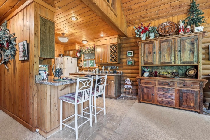 19 Valley, GALENA, Illinois 61036, 2 Bedrooms Bedrooms, ,2 BathroomsBathrooms,House,For Sale,Valley,202603870
