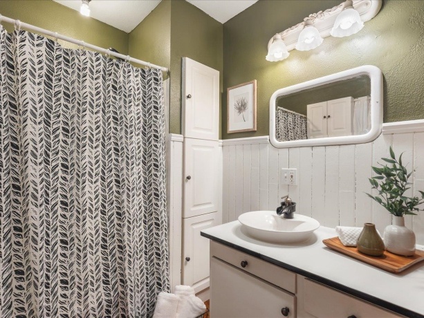 224 5th, PECATONICA, Illinois 61063, 3 Bedrooms Bedrooms, ,2 BathroomsBathrooms,House,For Sale,5th,202603871
