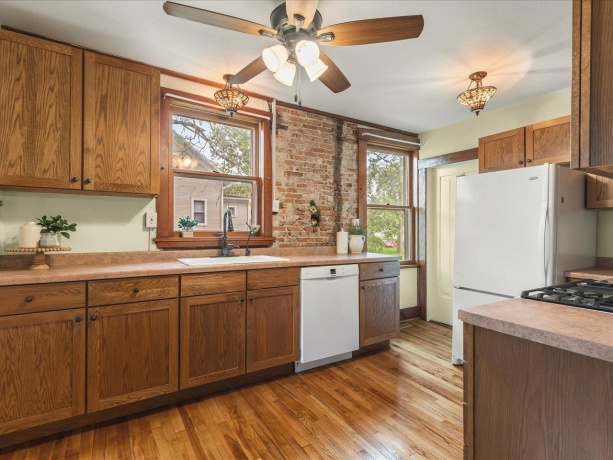 224 5th, PECATONICA, Illinois 61063, 3 Bedrooms Bedrooms, ,2 BathroomsBathrooms,House,For Sale,5th,202603871