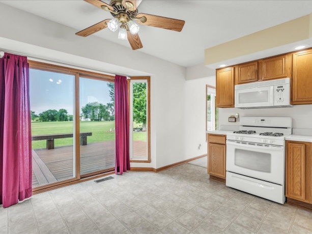 13033 Springhill, WINNEBAGO, Illinois 61088, 4 Bedrooms Bedrooms, ,2 BathroomsBathrooms,House,For Sale,Springhill,202603873