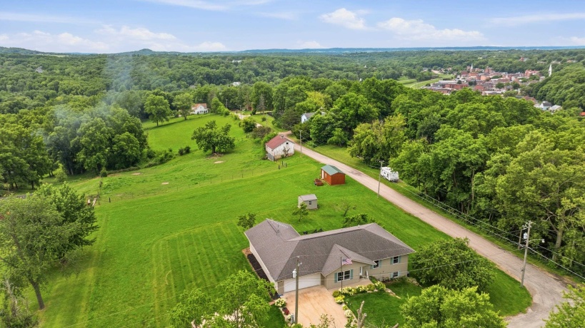 1031 Dodge, GALENA, Illinois 61036, 4 Bedrooms Bedrooms, ,3 BathroomsBathrooms,House,For Sale,Dodge,202603877