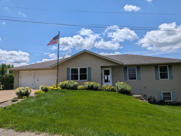 1031 Dodge, GALENA, Illinois 61036, 4 Bedrooms Bedrooms, ,3 BathroomsBathrooms,House,For Sale,Dodge,202603877