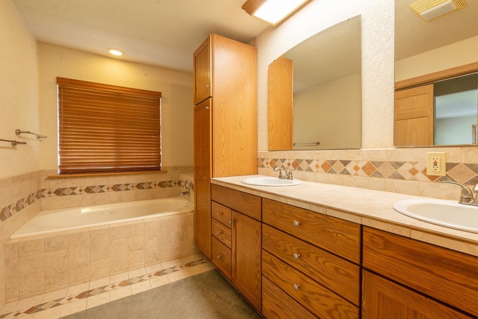 15792 York Center, THOMSON, Illinois 61285, 2 Bedrooms Bedrooms, ,2 BathroomsBathrooms,House,For Sale,York Center,202603879