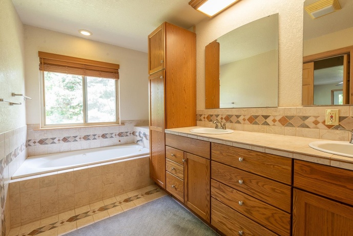 15792 York Center, THOMSON, Illinois 61285, 2 Bedrooms Bedrooms, ,2 BathroomsBathrooms,House,For Sale,York Center,202603879
