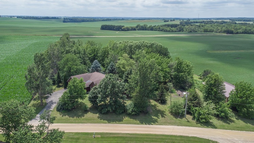 15792 York Center, THOMSON, Illinois 61285, 2 Bedrooms Bedrooms, ,2 BathroomsBathrooms,House,For Sale,York Center,202603879