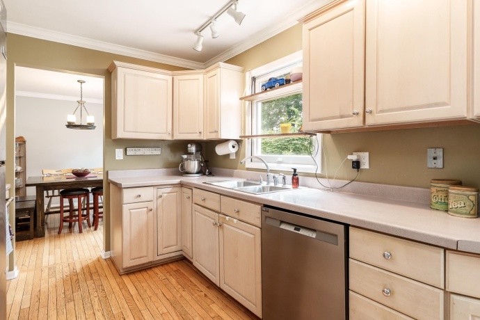 5931 Weymouth, ROCKFORD, Illinois 61114, 4 Bedrooms Bedrooms, ,2 BathroomsBathrooms,House,For Sale,Weymouth,202603880