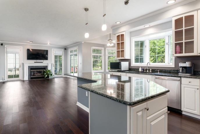 1647 Oakforest, ROCKFORD, Illinois 61107, 4 Bedrooms Bedrooms, ,3 BathroomsBathrooms,House,For Sale,Oakforest,202603883