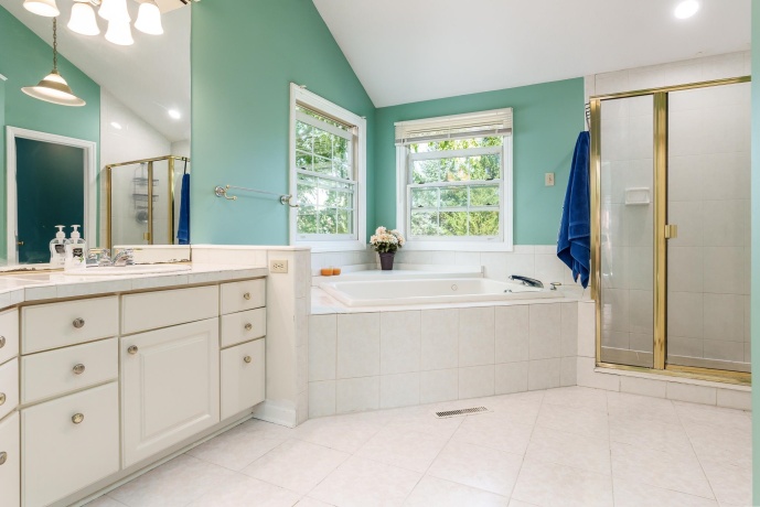 1647 Oakforest, ROCKFORD, Illinois 61107, 4 Bedrooms Bedrooms, ,3 BathroomsBathrooms,House,For Sale,Oakforest,202603883