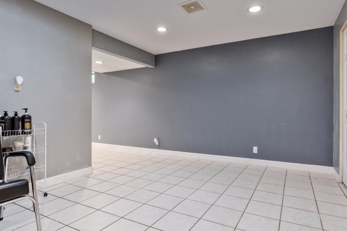 1647 Oakforest, ROCKFORD, Illinois 61107, 4 Bedrooms Bedrooms, ,3 BathroomsBathrooms,House,For Sale,Oakforest,202603883