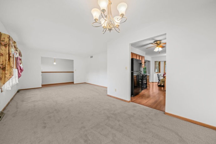 667 Westport, ROCKTON, Illinois 61072, 3 Bedrooms Bedrooms, ,2 BathroomsBathrooms,House,For Sale,Westport,202603884