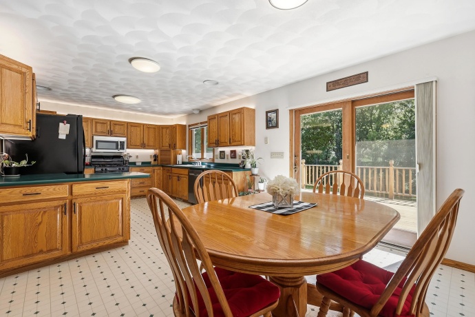 45 Roosevelt, EAST DUBUQUE, Illinois 61025, 4 Bedrooms Bedrooms, ,3 BathroomsBathrooms,House,For Sale,Roosevelt,202603886