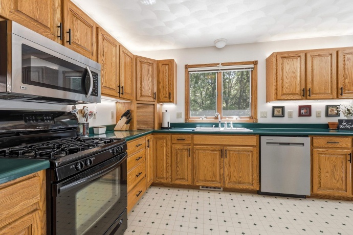 45 Roosevelt, EAST DUBUQUE, Illinois 61025, 4 Bedrooms Bedrooms, ,3 BathroomsBathrooms,House,For Sale,Roosevelt,202603886