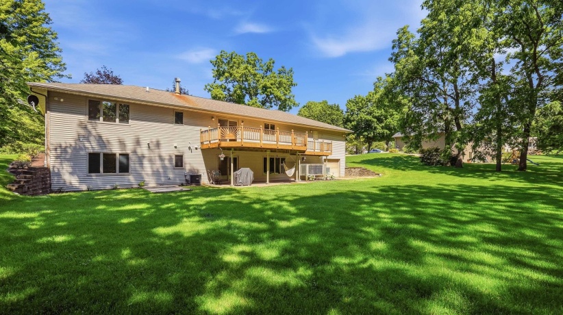 45 Roosevelt, EAST DUBUQUE, Illinois 61025, 4 Bedrooms Bedrooms, ,3 BathroomsBathrooms,House,For Sale,Roosevelt,202603886