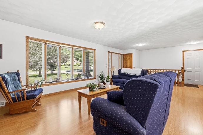 45 Roosevelt, EAST DUBUQUE, Illinois 61025, 4 Bedrooms Bedrooms, ,3 BathroomsBathrooms,House,For Sale,Roosevelt,202603886