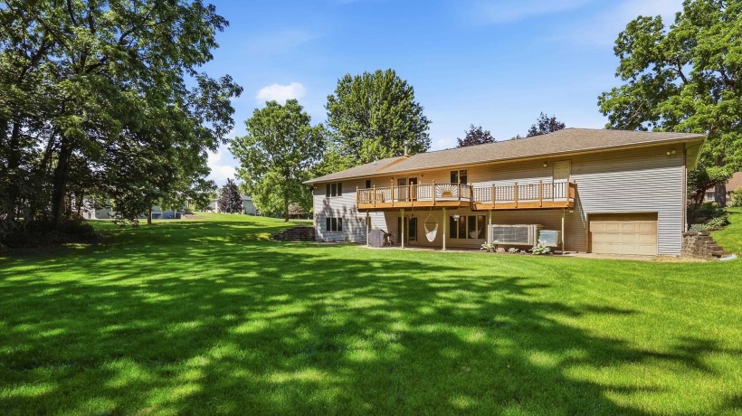 45 Roosevelt, EAST DUBUQUE, Illinois 61025, 4 Bedrooms Bedrooms, ,3 BathroomsBathrooms,House,For Sale,Roosevelt,202603886