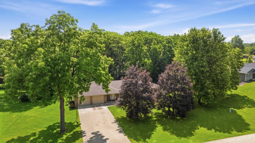 45 Roosevelt, EAST DUBUQUE, Illinois 61025, 4 Bedrooms Bedrooms, ,3 BathroomsBathrooms,House,For Sale,Roosevelt,202603886