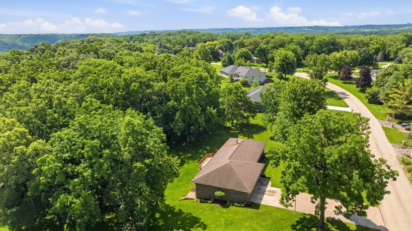 45 Roosevelt, EAST DUBUQUE, Illinois 61025, 4 Bedrooms Bedrooms, ,3 BathroomsBathrooms,House,For Sale,Roosevelt,202603886