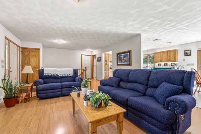 45 Roosevelt, EAST DUBUQUE, Illinois 61025, 4 Bedrooms Bedrooms, ,3 BathroomsBathrooms,House,For Sale,Roosevelt,202603886