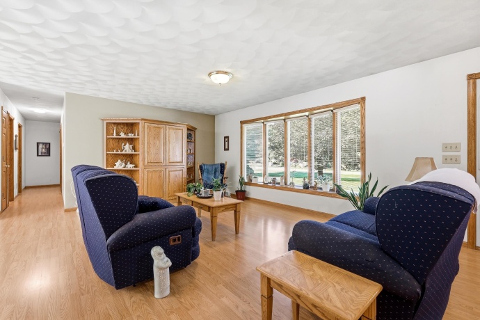 45 Roosevelt, EAST DUBUQUE, Illinois 61025, 4 Bedrooms Bedrooms, ,3 BathroomsBathrooms,House,For Sale,Roosevelt,202603886
