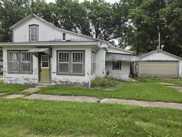 202 ELKHORN, POLO, Illinois 61064, 1 Bedroom Bedrooms, ,1 BathroomBathrooms,House,For Sale,ELKHORN,202603887