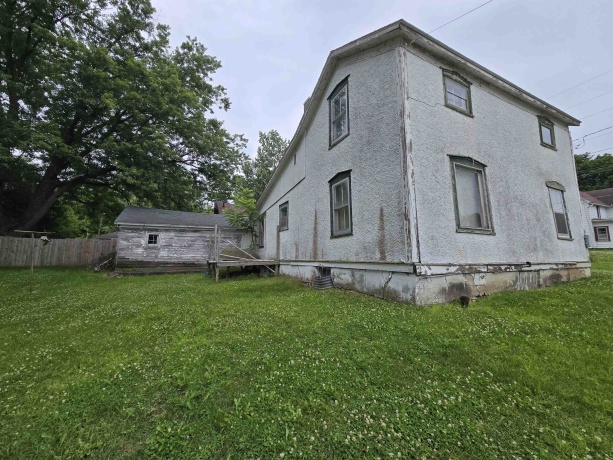 202 ELKHORN, POLO, Illinois 61064, 1 Bedroom Bedrooms, ,1 BathroomBathrooms,House,For Sale,ELKHORN,202603887