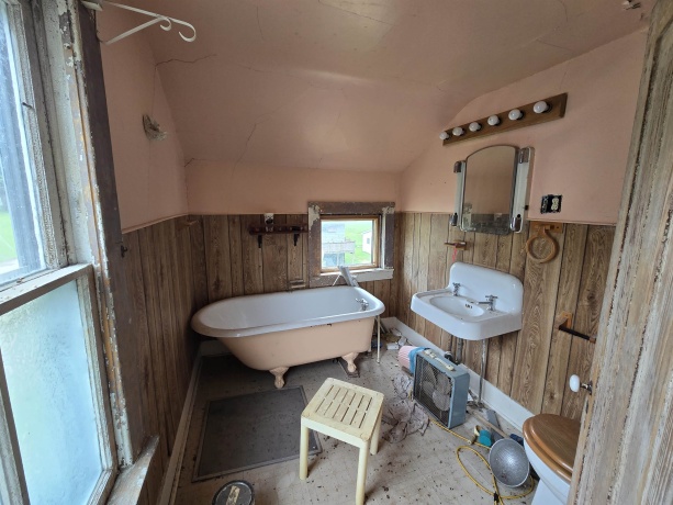 202 ELKHORN, POLO, Illinois 61064, 1 Bedroom Bedrooms, ,1 BathroomBathrooms,House,For Sale,ELKHORN,202603887