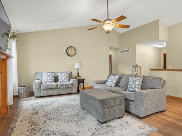 12294 Meadow, WINNEBAGO, Illinois 61088, 4 Bedrooms Bedrooms, ,2 BathroomsBathrooms,House,For Sale,Meadow,202603895