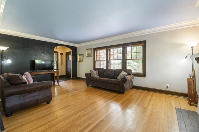 816 PARIS, ROCKFORD, Illinois 61107, 4 Bedrooms Bedrooms, ,2 BathroomsBathrooms,House,For Sale,PARIS,202603899