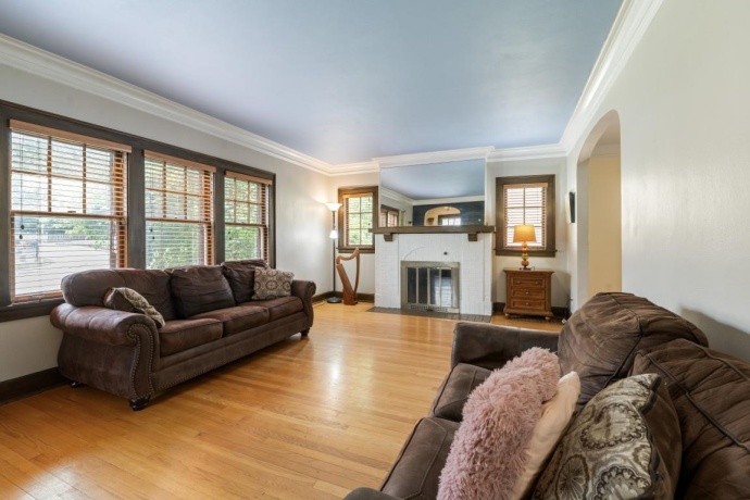 816 PARIS, ROCKFORD, Illinois 61107, 4 Bedrooms Bedrooms, ,2 BathroomsBathrooms,House,For Sale,PARIS,202603899