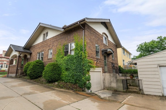 816 PARIS, ROCKFORD, Illinois 61107, 4 Bedrooms Bedrooms, ,2 BathroomsBathrooms,House,For Sale,PARIS,202603899