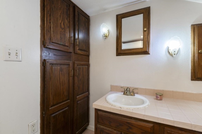 816 PARIS, ROCKFORD, Illinois 61107, 4 Bedrooms Bedrooms, ,2 BathroomsBathrooms,House,For Sale,PARIS,202603899