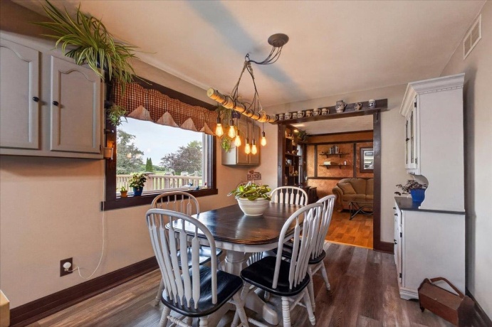 864 Campton, ROCKFORD, Illinois 61102, 3 Bedrooms Bedrooms, ,2 BathroomsBathrooms,House,For Sale,Campton,202603913