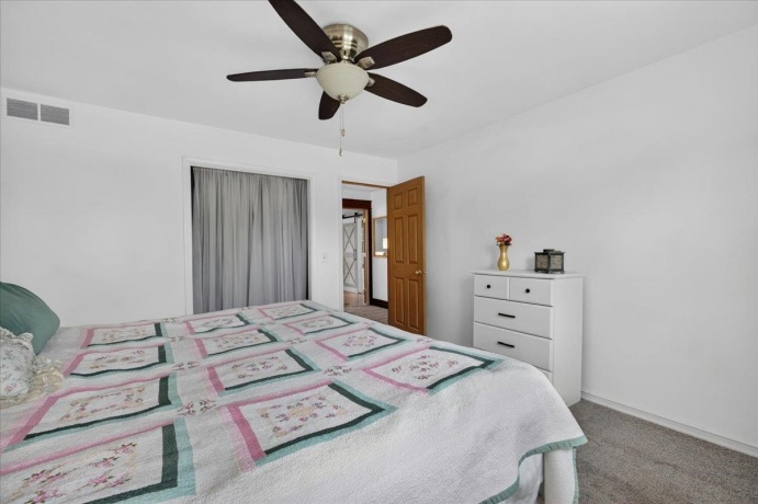 864 Campton, ROCKFORD, Illinois 61102, 3 Bedrooms Bedrooms, ,2 BathroomsBathrooms,House,For Sale,Campton,202603913
