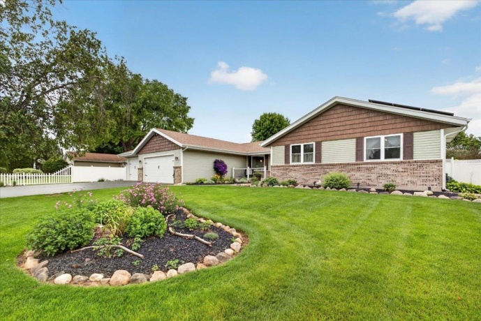864 Campton, ROCKFORD, Illinois 61102, 3 Bedrooms Bedrooms, ,2 BathroomsBathrooms,House,For Sale,Campton,202603913