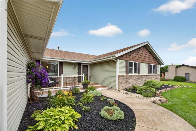 864 Campton, ROCKFORD, Illinois 61102, 3 Bedrooms Bedrooms, ,2 BathroomsBathrooms,House,For Sale,Campton,202603913