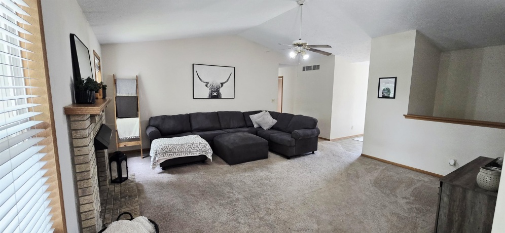 5003 TRAFFORD, LOVES PARK, Illinois 61111, 3 Bedrooms Bedrooms, ,3 BathroomsBathrooms,House,For Sale,TRAFFORD,202603915