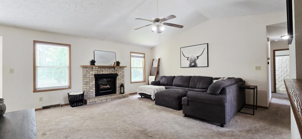 5003 TRAFFORD, LOVES PARK, Illinois 61111, 3 Bedrooms Bedrooms, ,3 BathroomsBathrooms,House,For Sale,TRAFFORD,202603915
