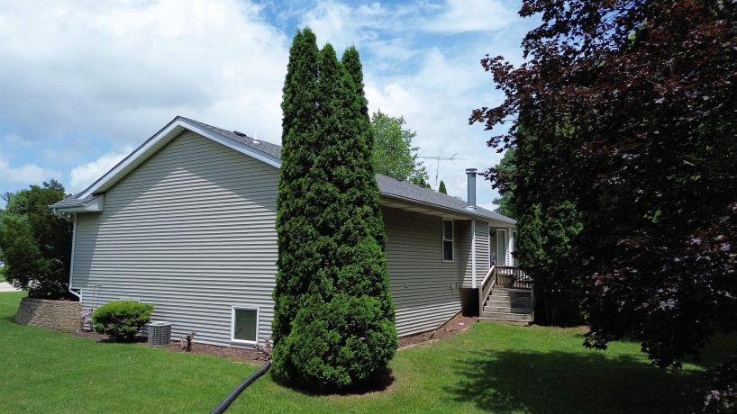 5003 TRAFFORD, LOVES PARK, Illinois 61111, 3 Bedrooms Bedrooms, ,3 BathroomsBathrooms,House,For Sale,TRAFFORD,202603915