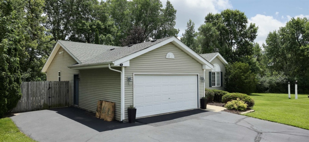 5003 TRAFFORD, LOVES PARK, Illinois 61111, 3 Bedrooms Bedrooms, ,3 BathroomsBathrooms,House,For Sale,TRAFFORD,202603915