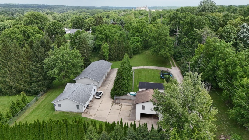 910 Stoney Point, DIXON, Illinois 61021, 4 Bedrooms Bedrooms, ,2 BathroomsBathrooms,House,For Sale,Stoney Point,202603920