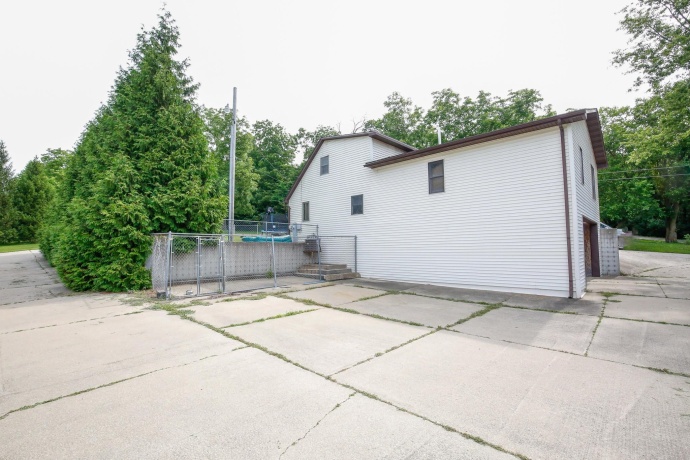 910 Stoney Point, DIXON, Illinois 61021, 4 Bedrooms Bedrooms, ,2 BathroomsBathrooms,House,For Sale,Stoney Point,202603920